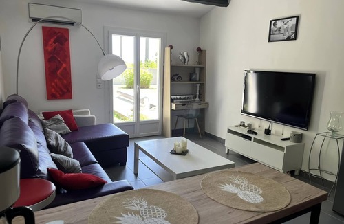 Mireval Villa | Grande Villa Avec Piscine Proche mer + Bateau