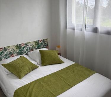 Longages Villa | Grande villa avec piscine et spa