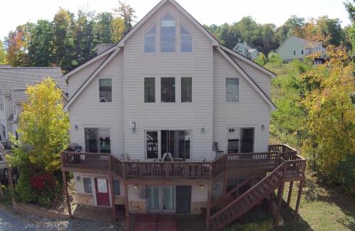 Thayerville House | Grande Villa