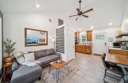 Grove Cottage | GrandLake*Kayak*Forest View*Firepit*King*Lakefront