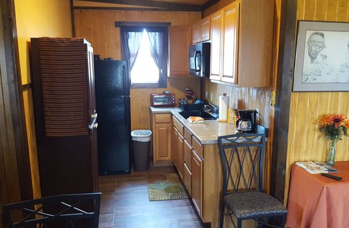 Stockton Cabin | Grandma's Cabin at Stockton Lake, Stockton Missouri.