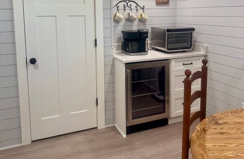 Bynum House | Grandma's House: Experience tranquility near Jordan Lake.