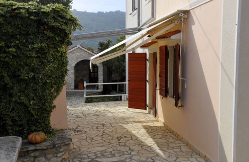 Dragove House | Grandpa Mate House, authentic charming house from 1930.