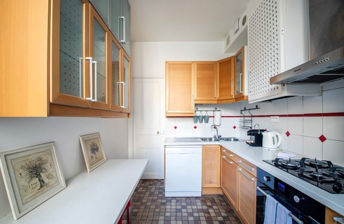 Quartier du Faubourg-Montmartre Apartment | Grands Boulevards Family
