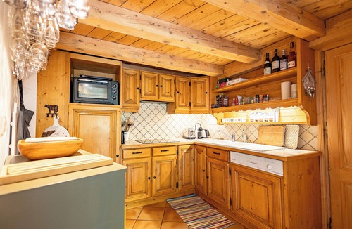 Meribel Centre Apartment | Grands Sorbiers #14 - 4 guests - Ski in - Ski out