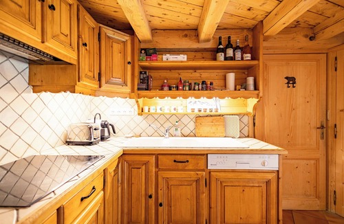 Meribel Centre Apartment | Grands Sorbiers #14 - 4 guests - Ski in - Ski out