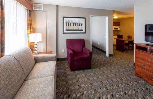 Ames Hotel | GrandStay Hotel & Suites