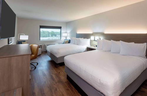 Johnston Hotel | GrandStay Hotel & Suites