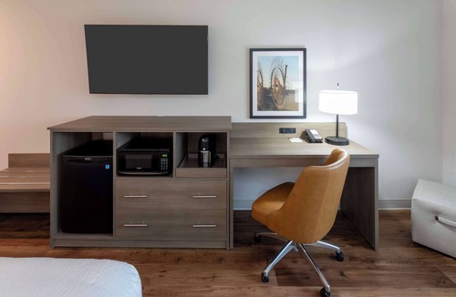 Johnston Hotel | GrandStay Hotel & Suites