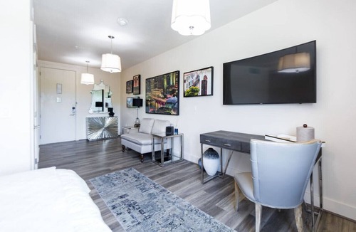 Kessler Bed & Breakfast | GrandStudio1Queen Bed Singapore