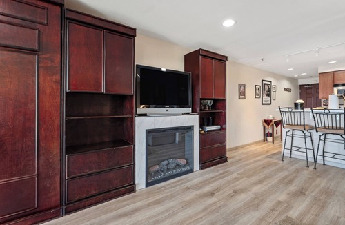 Chelan Condo | GrandView 106 - Luxury Waterfront Condo