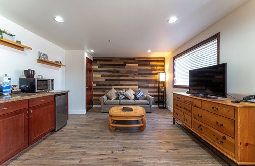 Chelan Condo | Grandview 305A - Third floor condo