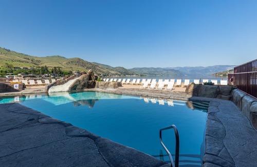 Chelan Condo | Grandview 710 Waterfront King with River View