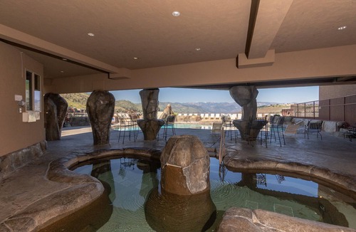 Chelan Condo | Grandview 710 Waterfront King with River View