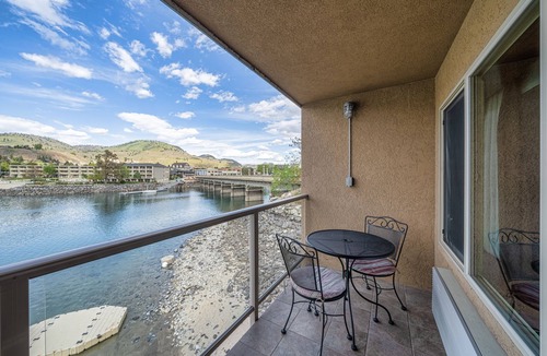 Chelan Condo | Grandview 721 Waterfront King River View