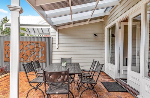 Mount Barker House | Grandview Accommodation - The Elm Tree Apartments