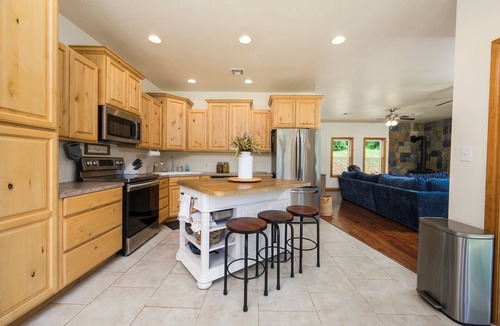 Pickens Cabin | Grandview Cabin | Riverfront | Hot Tub | Kayaks