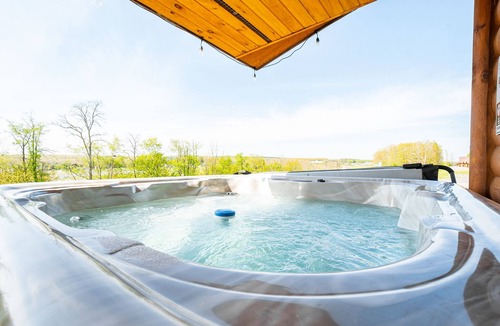 McHenry Cabin | Grandview Cabin Suite 24-Hot Tub