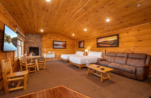 McHenry Cabin | Grandview Cabin Suite 24-Hot Tub