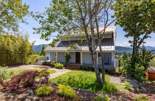 White Salmon House | Grandview Get-A-Way home