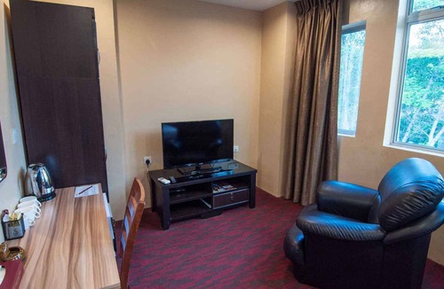 Kampung Melayu Sempalit Hotel | Grandview Hotel