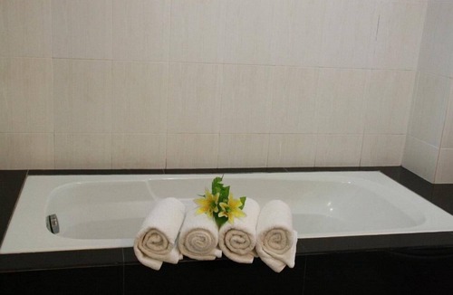 Kampung Melayu Sempalit Hotel | Grandview Hotel