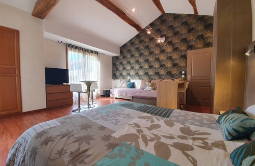 Saint-Remy House | Grange Carrée