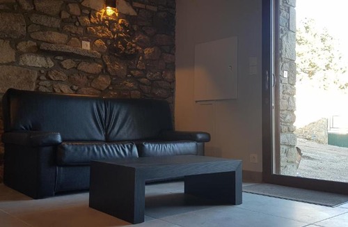 La Llagonne Apartment | Grange de caractère en pierre al badiu