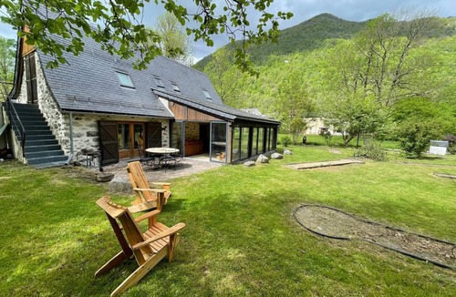 Aulus-les-Bains House | 🌟GRANGE DE L' AGOUADIS🌟and its mini golf⛳ An immersion in the heart of nature!