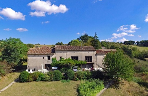 Puycalvel House | Grange Family friendly gîtes, wifi, play areas, welcome pack, large heated pool