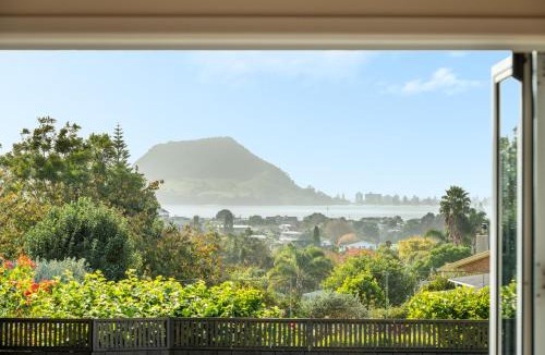 Otumoetai Bed & Breakfast | Grange Harbour View B&B