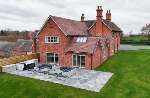 Barnt Green House | Grange House - Sleeps 24