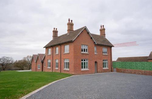 Barnt Green House | Grange House - Sleeps 24