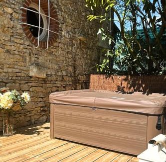 Pronleroy House | Grange-loft & Jacuzzi privatif à Pronleroy
