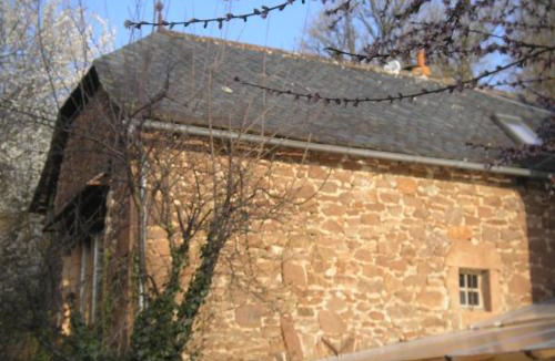 Goutrens House | grange rénovée en pleine nature