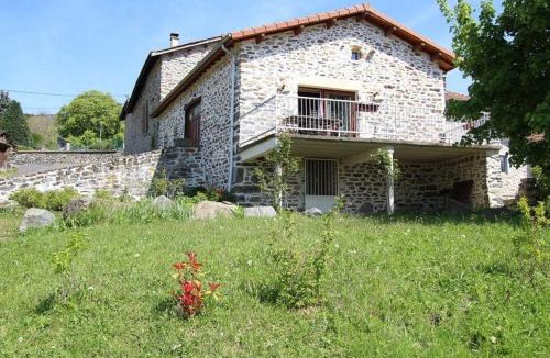 Retournac House | Grange restaurée avec terrasse et wifi à La Bastide - FR-1-582-178