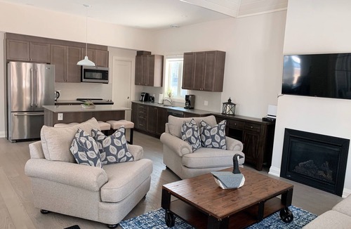 Minett House | Granite Cottage (#17)