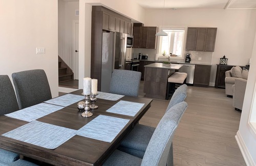 Minett House | Granite Cottage (#17)
