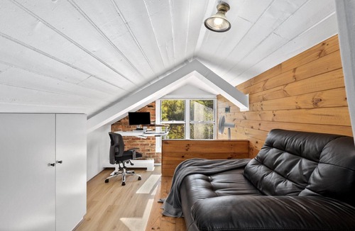 Beechworth House | Granite Cottage - historical and stylish