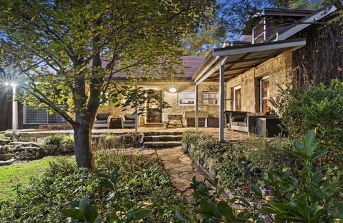 Beechworth House | Granite Cottage - historical and stylish
