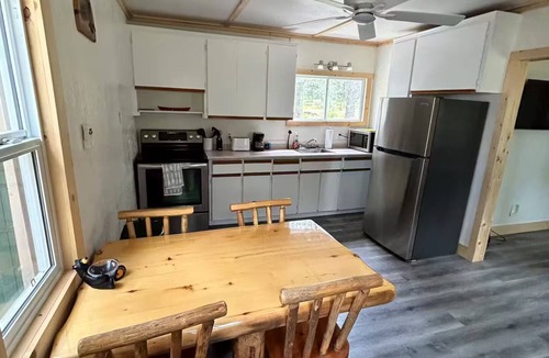 Falcon Lake Cabin | Granite Lake 2 Bedroom Cabin