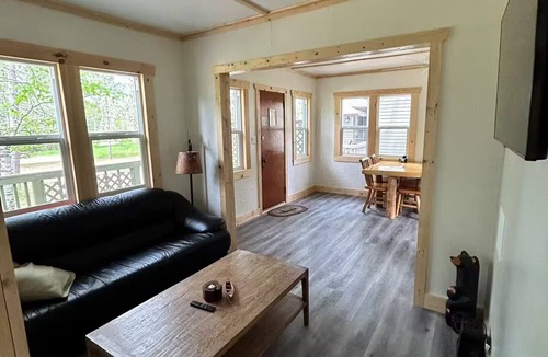 Falcon Lake Cabin | Granite Lake 2 Bedroom Cabin