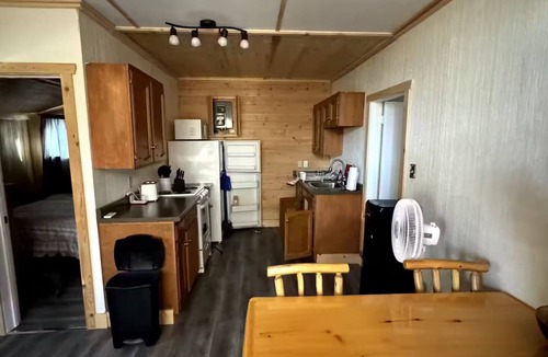 Falcon Lake Cabin | Granite Lake 2 Bedroom Cabin