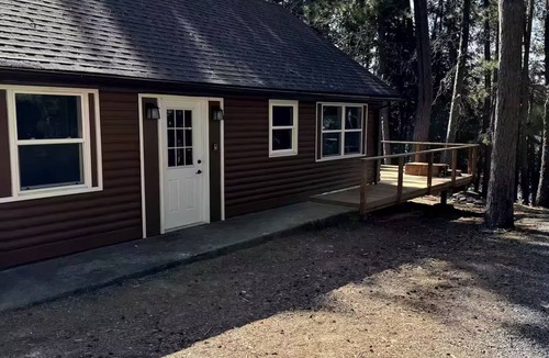 Falcon Lake Cabin | Granite Lake 4 Bedroom Cabin