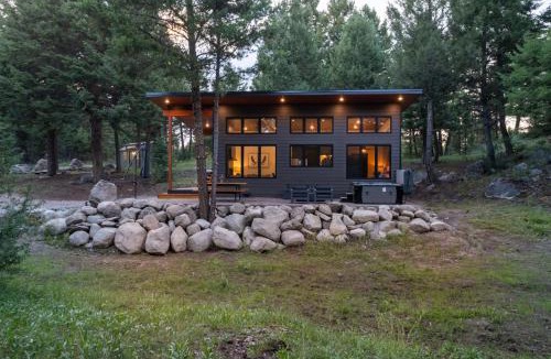 Philipsburg House | Granite Moose Hideaway