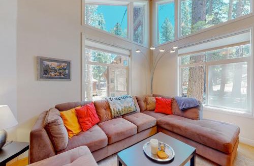 Yosemite National Park House | Granite Tranquility