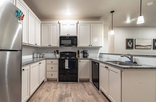 North by Northwest House | Granite Valley Lodge - 3BR 2BA - Brand New Home