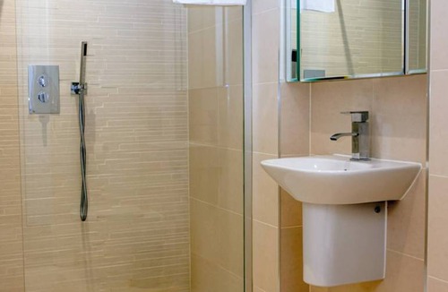 Peninsula Apartment | Granite View - 2 Bed