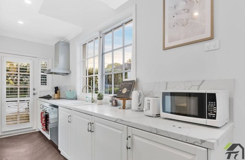 Gordon House | Granny Flat with Pool at the heart of Gordon