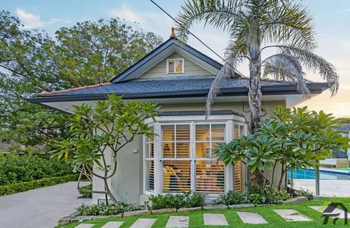 Gordon House | Granny Flat with Pool at the heart of Gordon